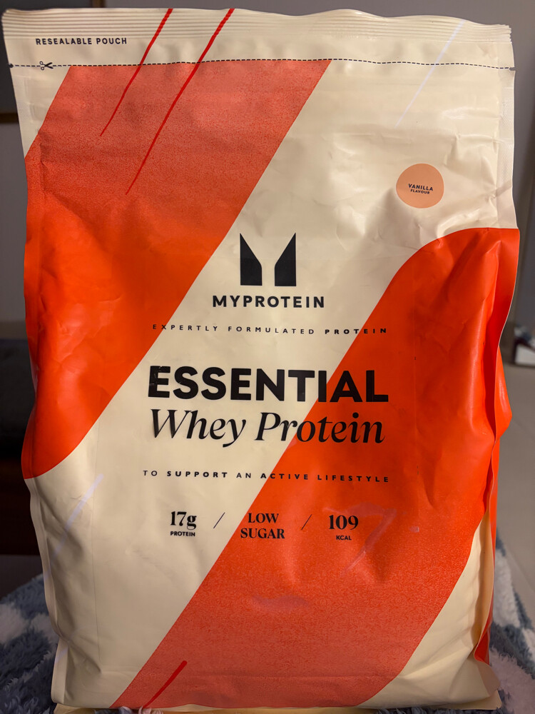 MyProtein Essential Whey Vanilla  - 1