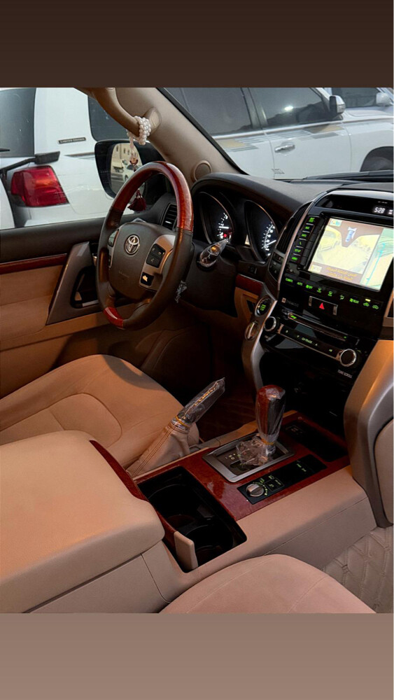 Land Cruiser - 4