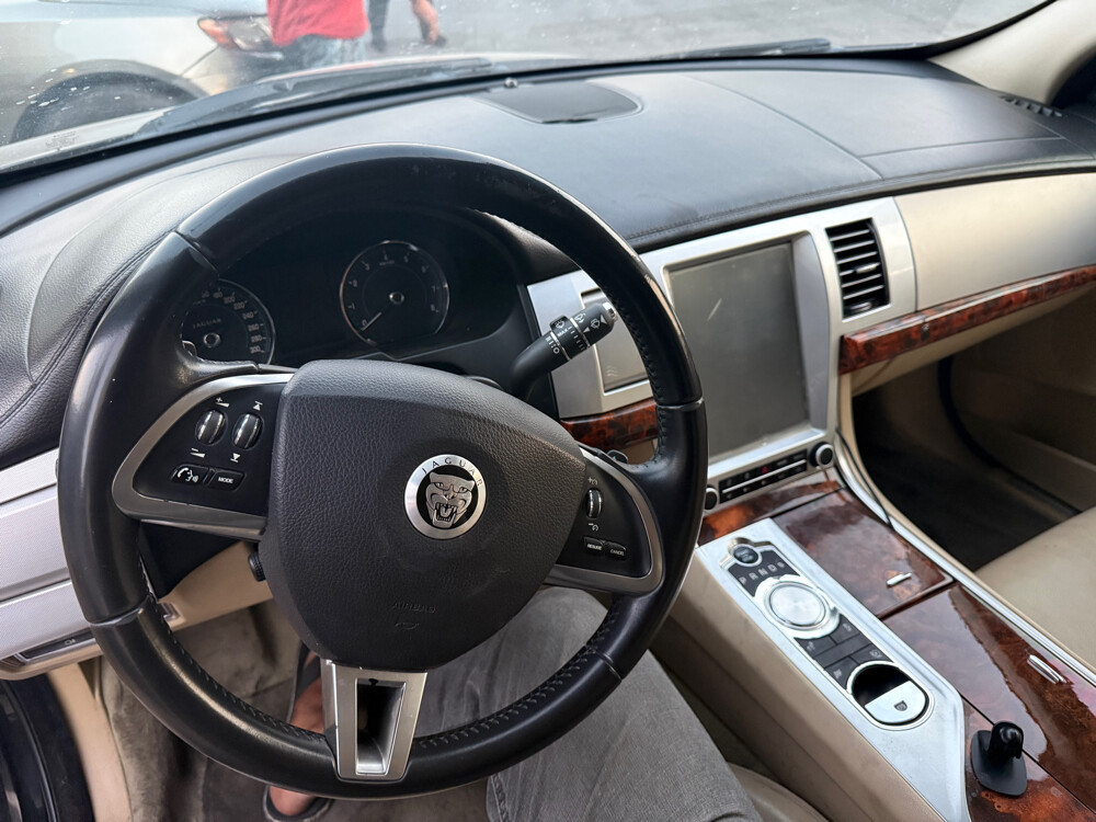 Jaguar XF sedan for sell - 2