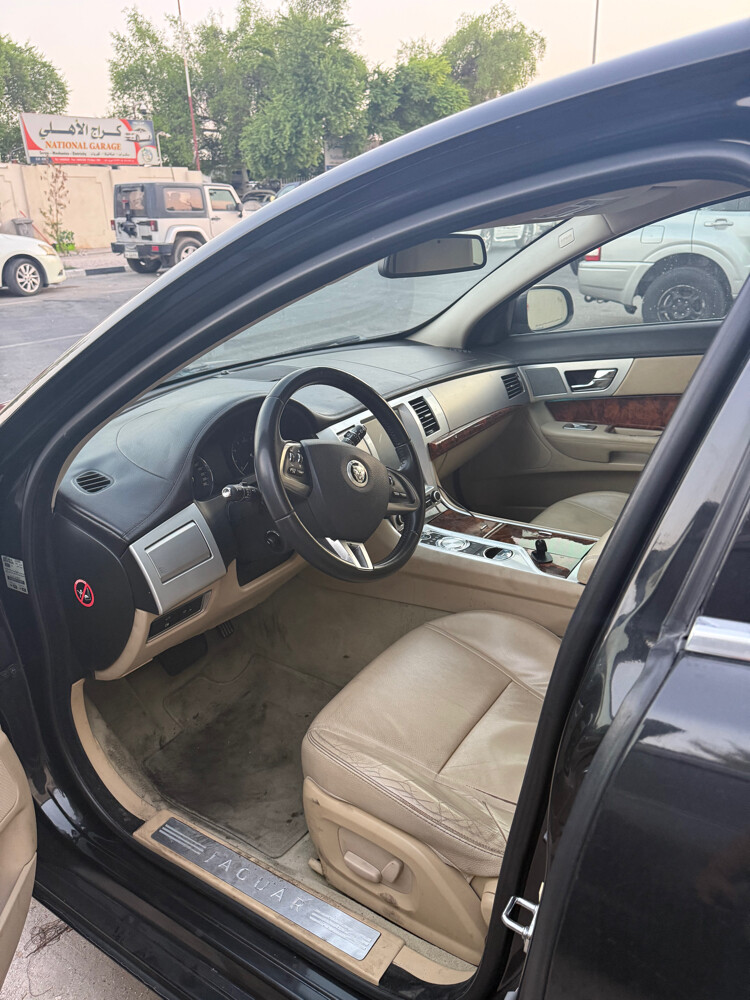 Jaguar XF sedan for sell - 4