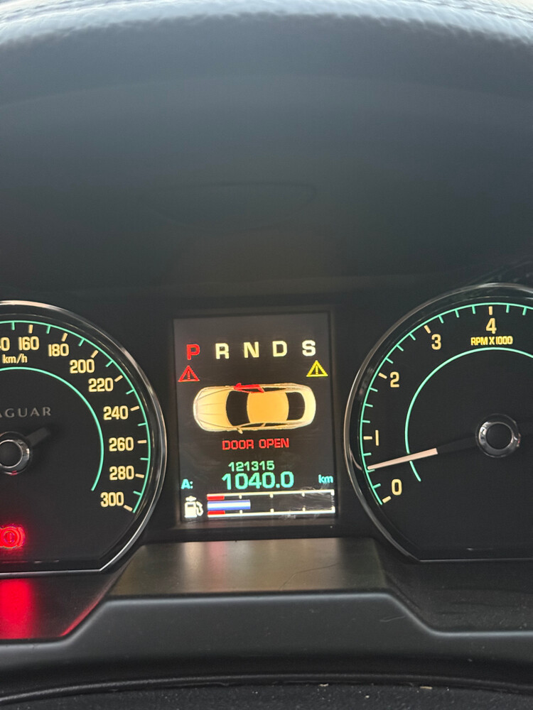 Jaguar XF sedan for sell - 10