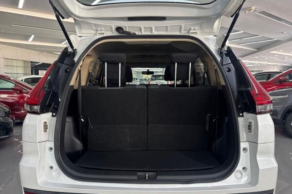 MITSUBISHI XPANDER MID OPTION - 11