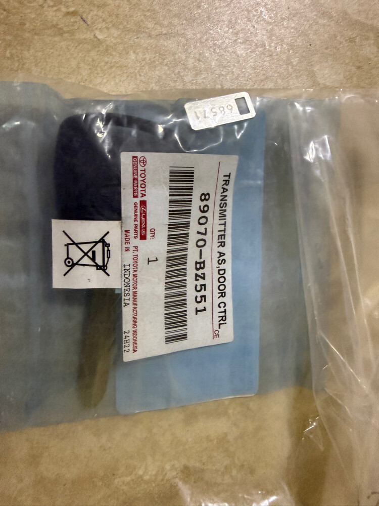 For Sale: Toyota Yaris 2025 Car Key - 2
