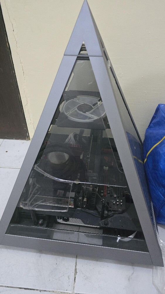 Pyramid Gaming PC - 2