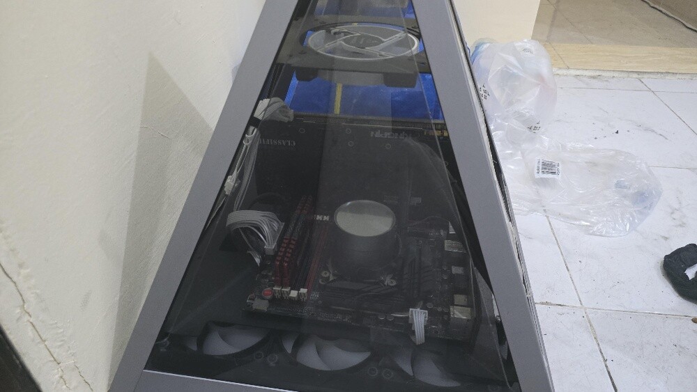 Pyramid Gaming PC - 1