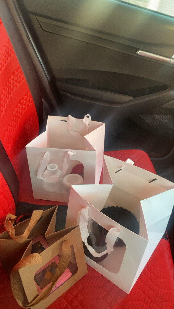 Party Favors & Gifts - 12