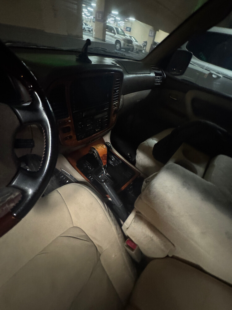 LX479 Land Cruiser - 2
