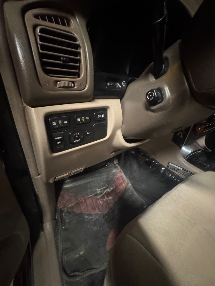 LX479 Land Cruiser - 11
