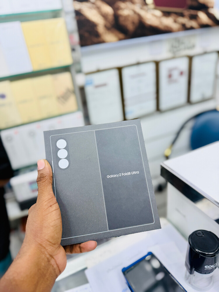 Samsung Galaxy Z Fold 8 Ultra  - 5