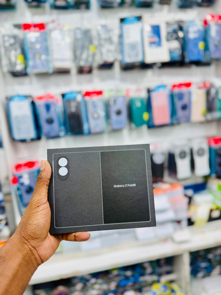 Samsung Galaxy Z Fold 8 - 7