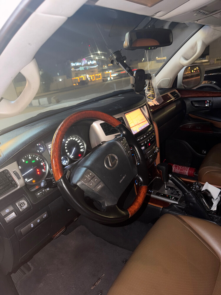 Lexus LX570 2013 - 5