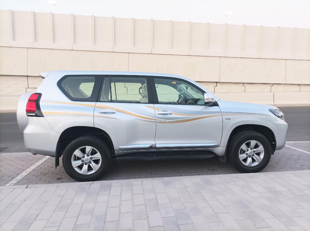 V6 Prado 2022 excellent condition - 2