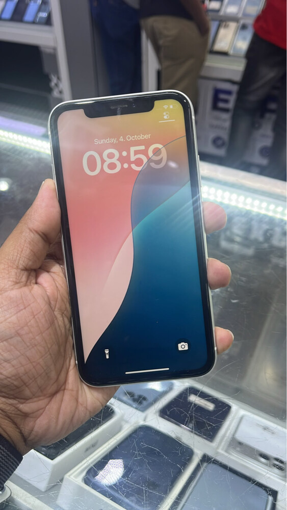 iPhone XR - 1