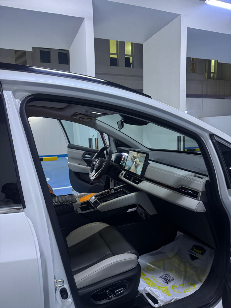 Mitsubishi Airtrek EV - 6