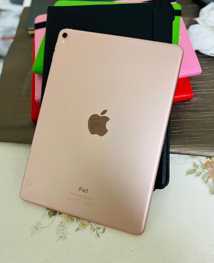 iPad Pro-9.7"/128gb/WiFi+Sim - 2