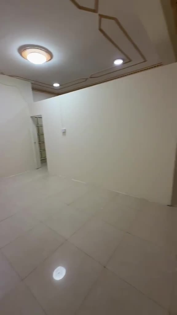 apartmant for rent in al khraytiyat - 10