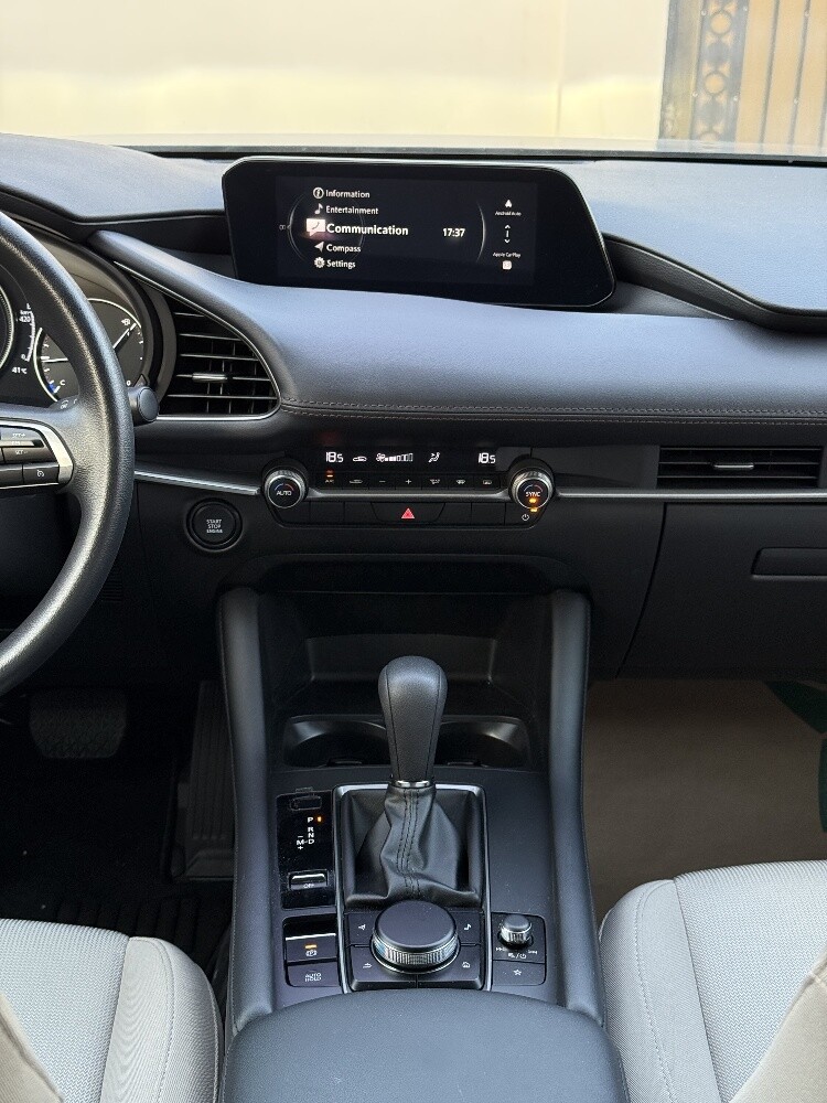 Mazda 3 sedan 2024 only 17k kms - 8