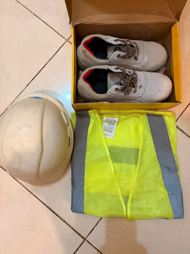 Safety Shoe, Cap, Safety Jacket - 1