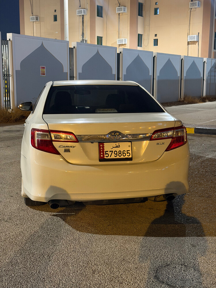 Toyota Camry  - 8