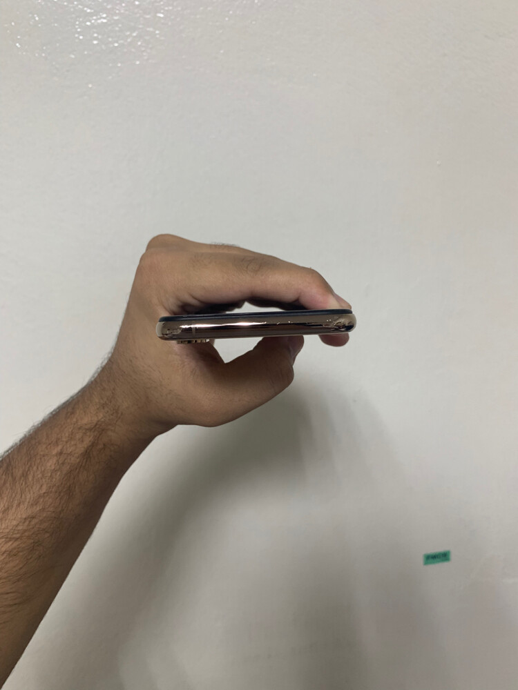 ايفون اكس اس ٦٤جب - 7
