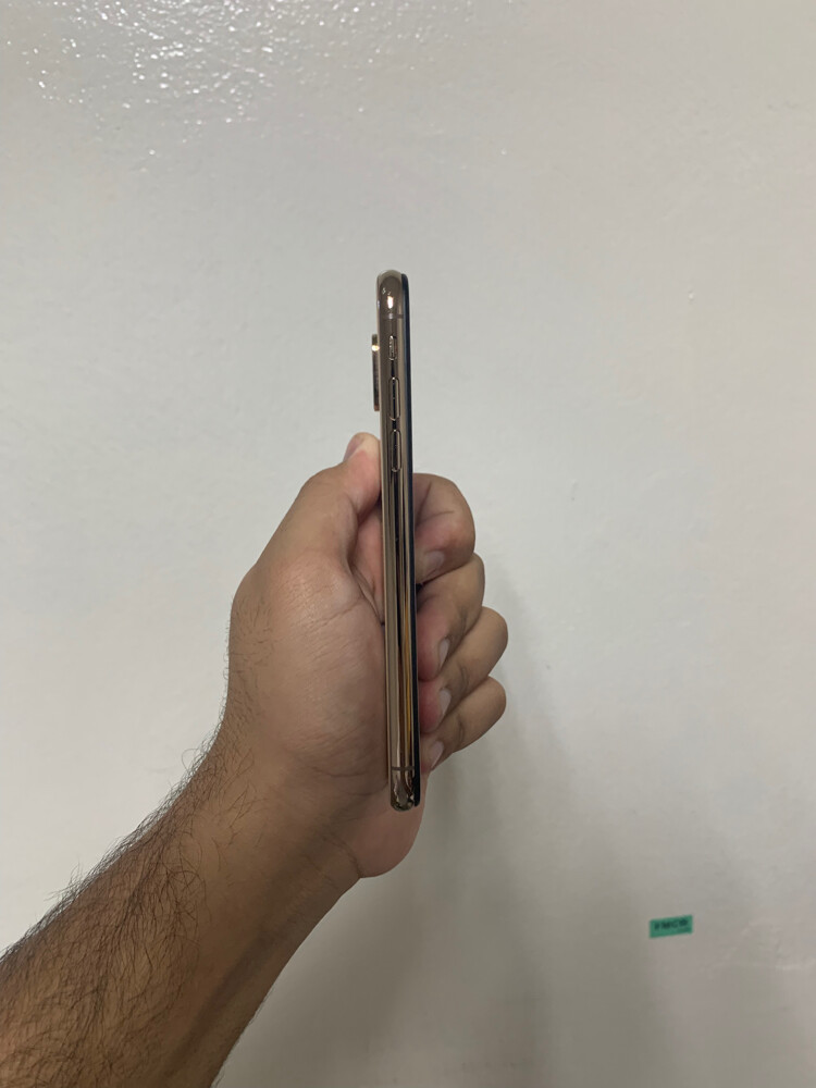 ايفون اكس اس ٦٤جب - 3