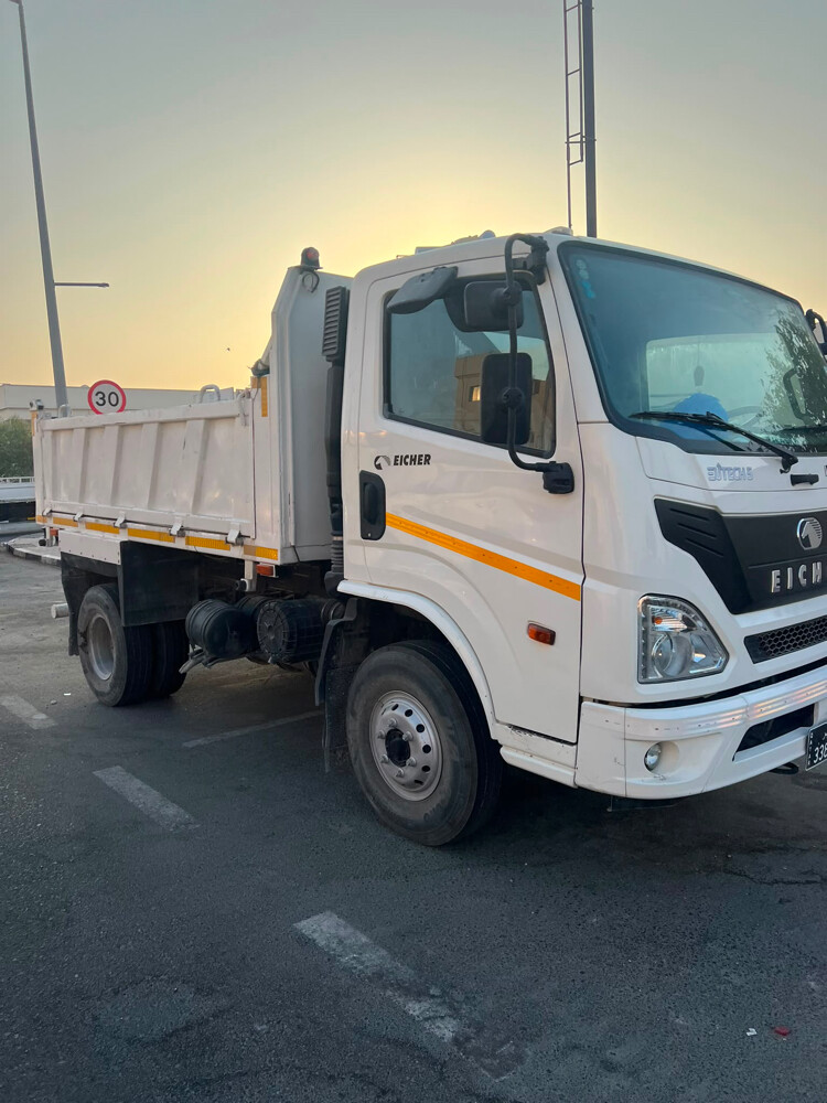Eicher dump truck - 2