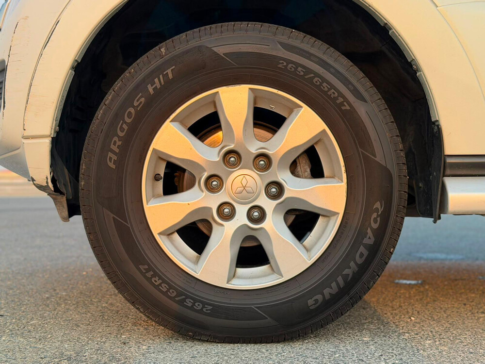 FOR SALE MITSUBISHI PAJERO - 8