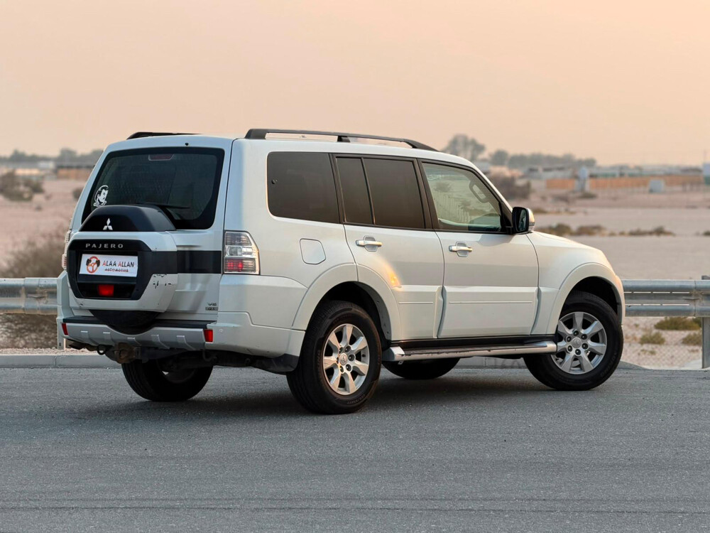 FOR SALE MITSUBISHI PAJERO - 1