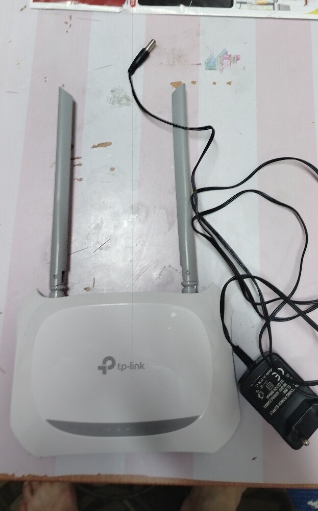 Tp- link wifi rawter like new - 1