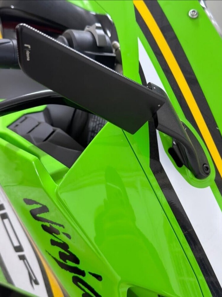 2025 Kawasaki Ninja ZX-10R KRT - 4