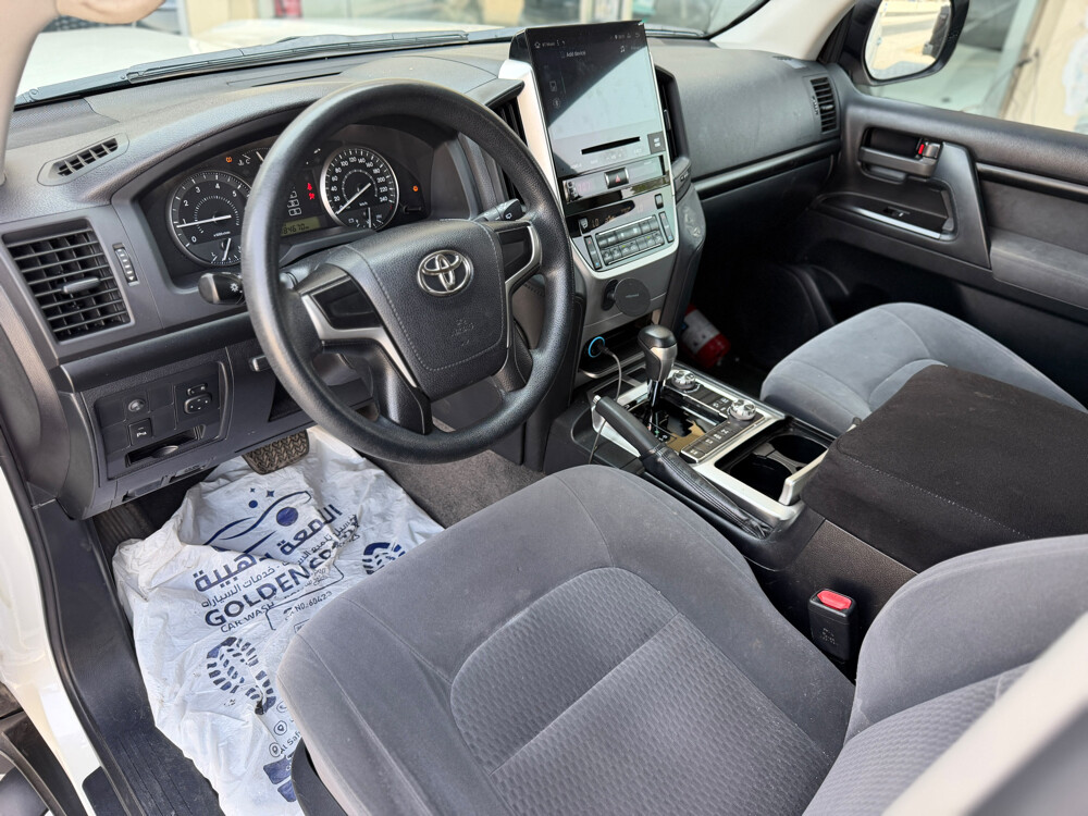 Toyota Land Cruiser GX Model: 2017 - 6