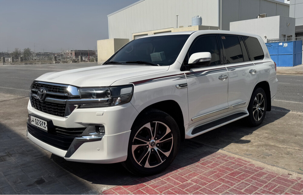 Toyota Land Cruiser GXR  - 3