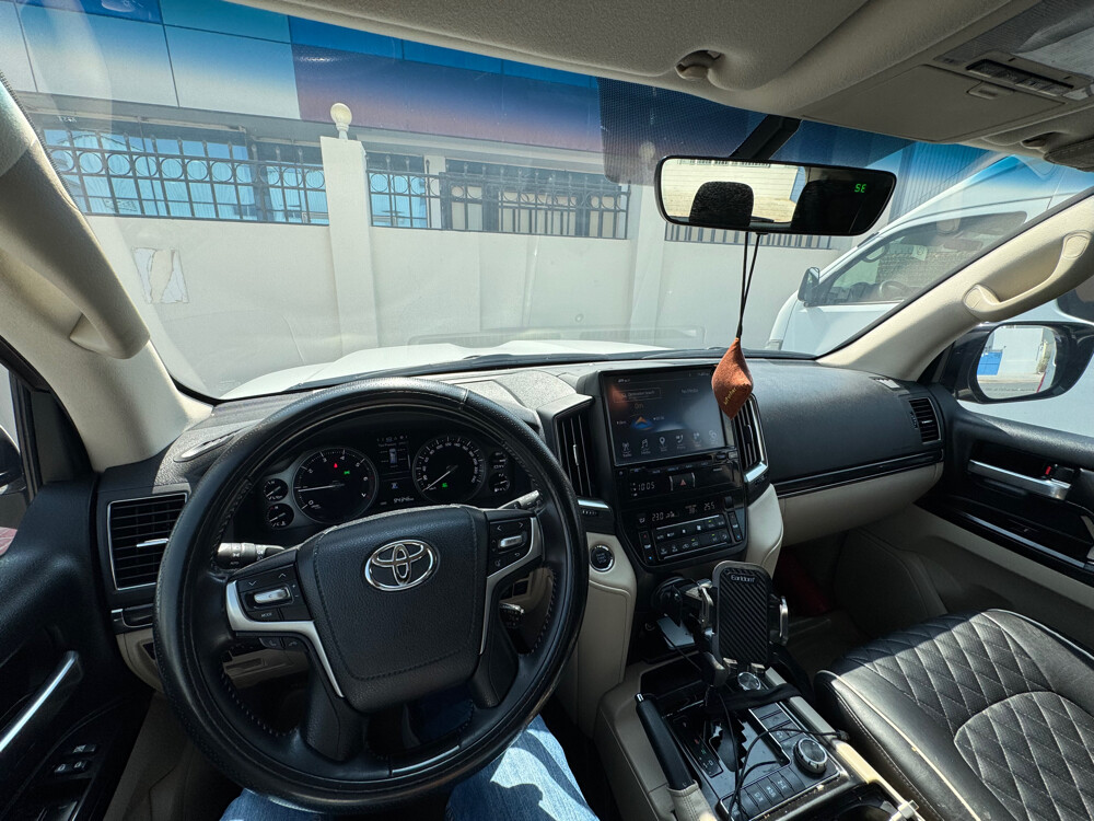 Toyota Land Cruiser GXR  - 9