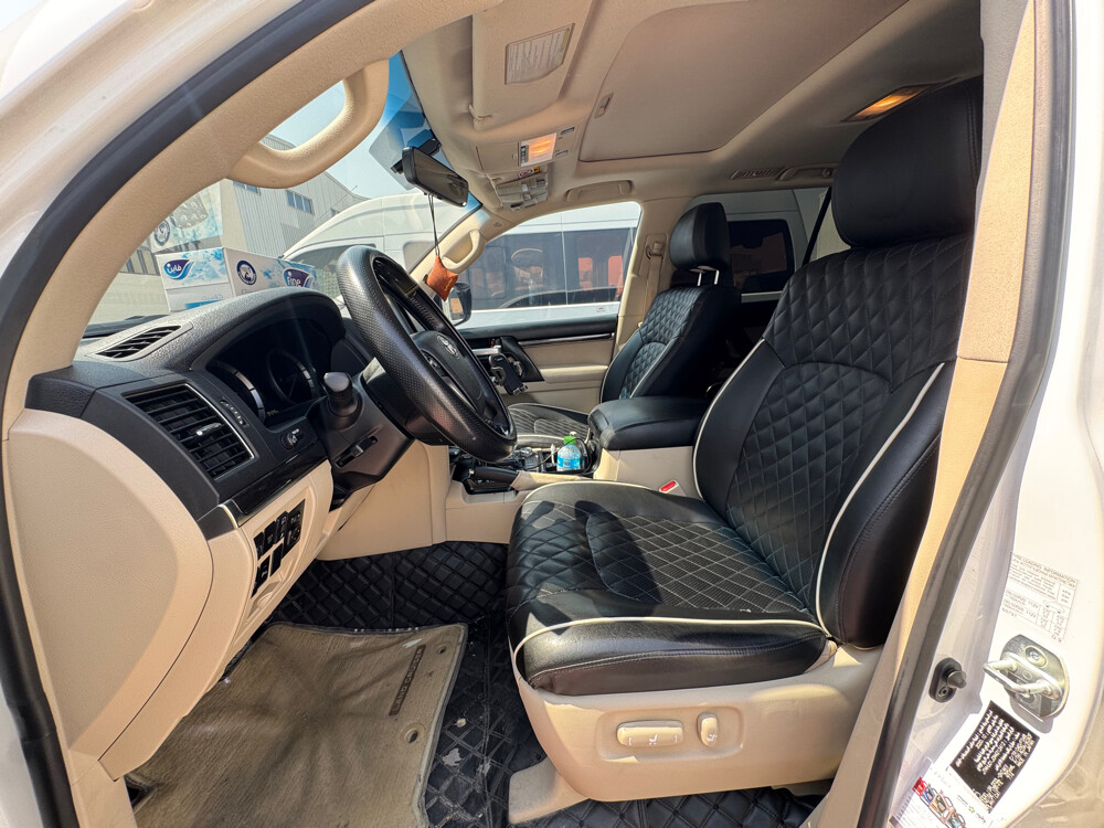 Toyota Land Cruiser GXR  - 8