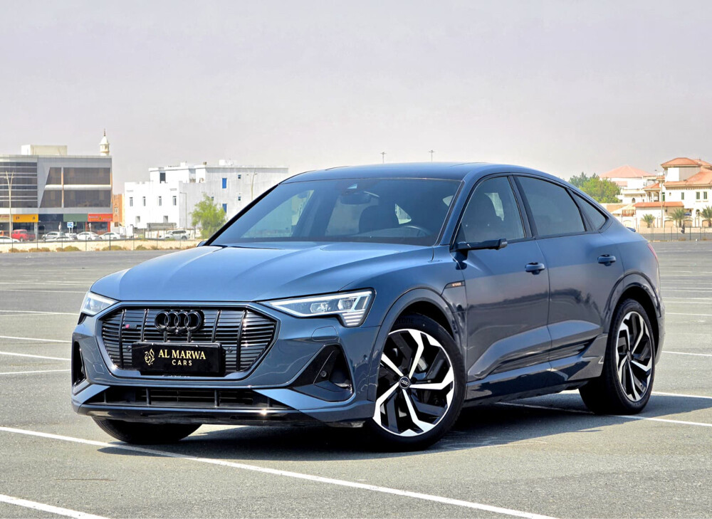 Audi e-tron Model: 2021 - 4