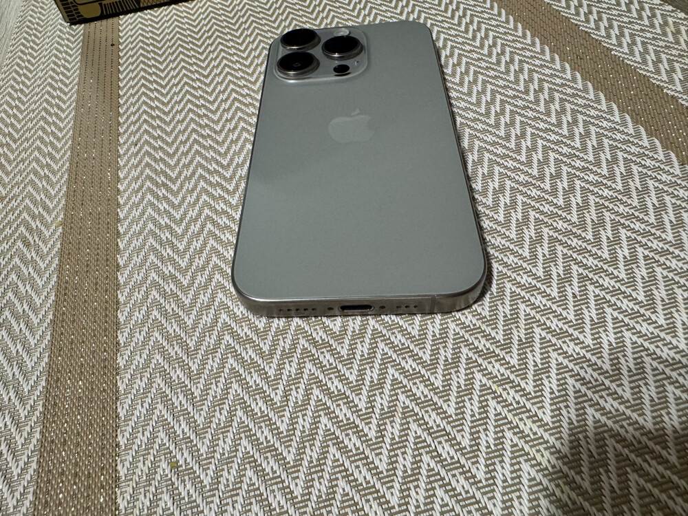 iPhone 15 Pro 256GB (Natural) - 3