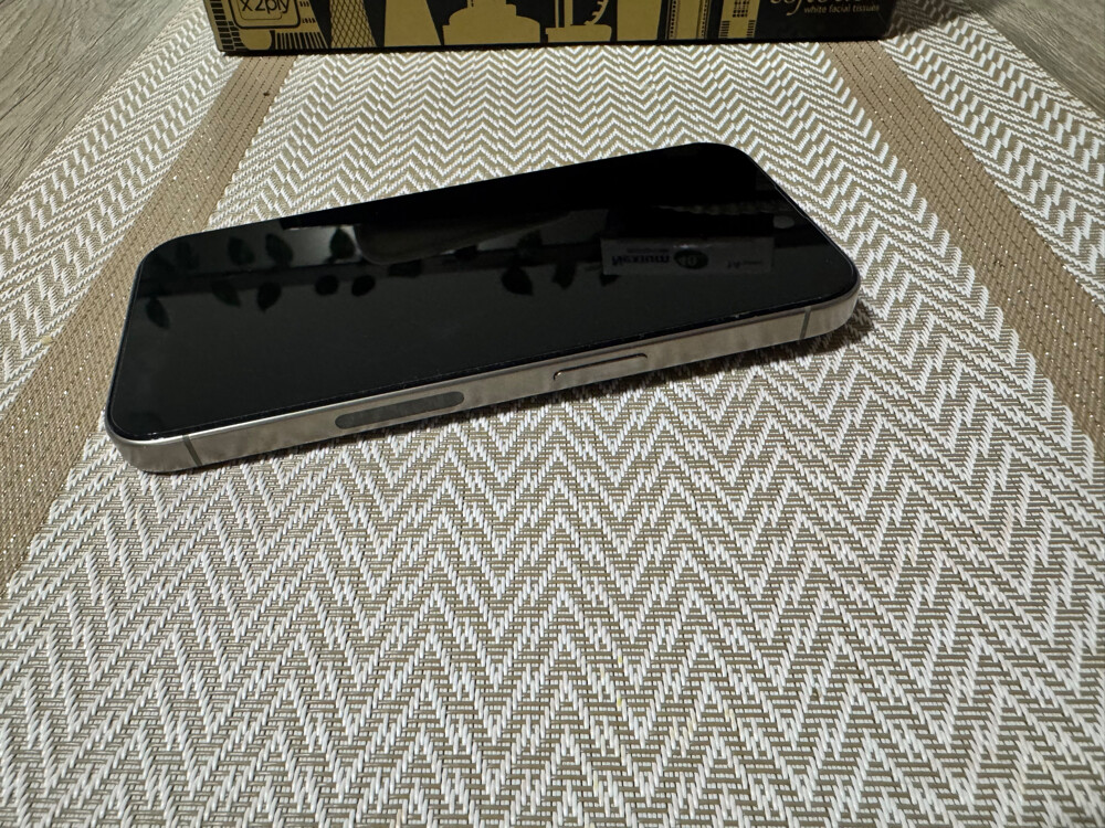iPhone 15 Pro 256GB (Natural) - 6