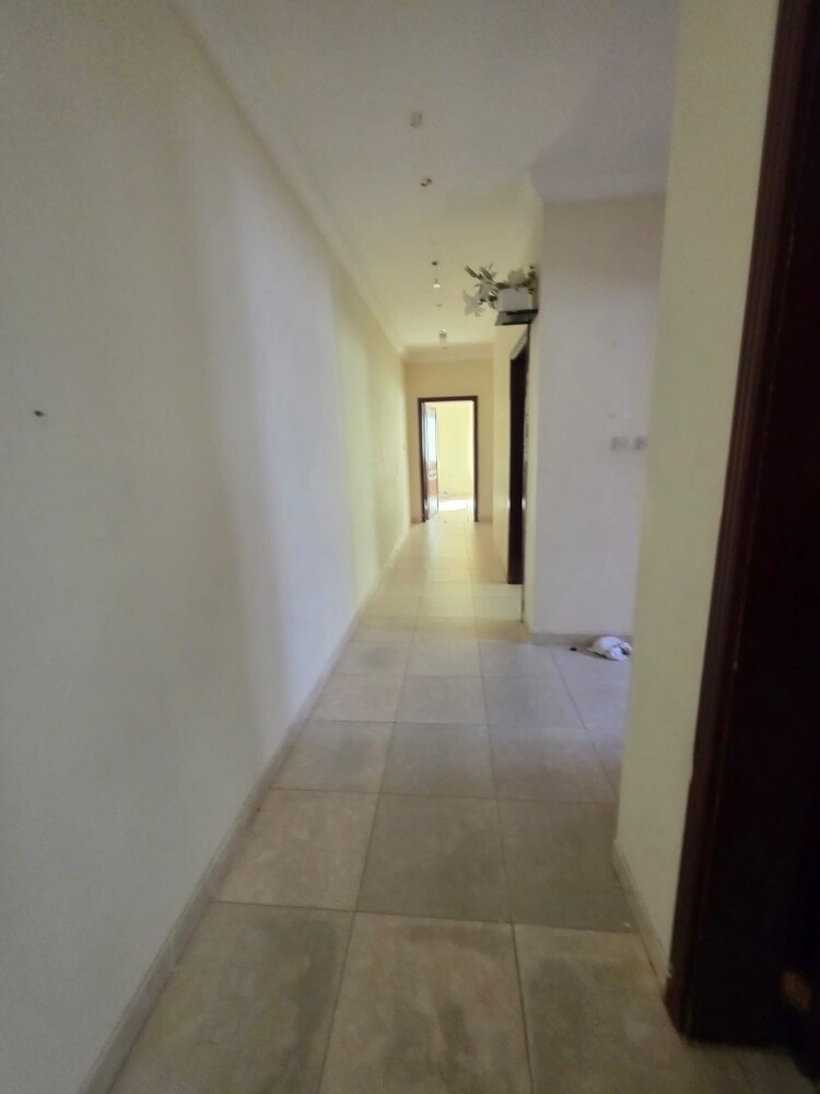 عمارة للبيع في ام غولينا - 6