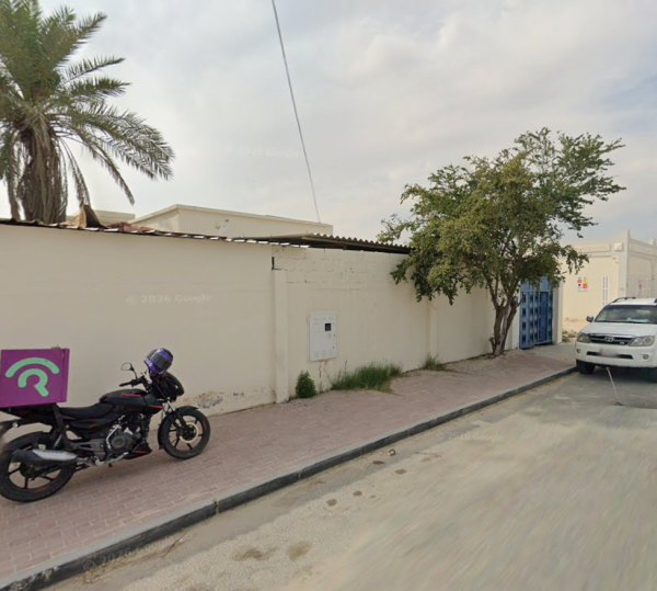 للبيع بيت قديم في مدينة الخور - 5