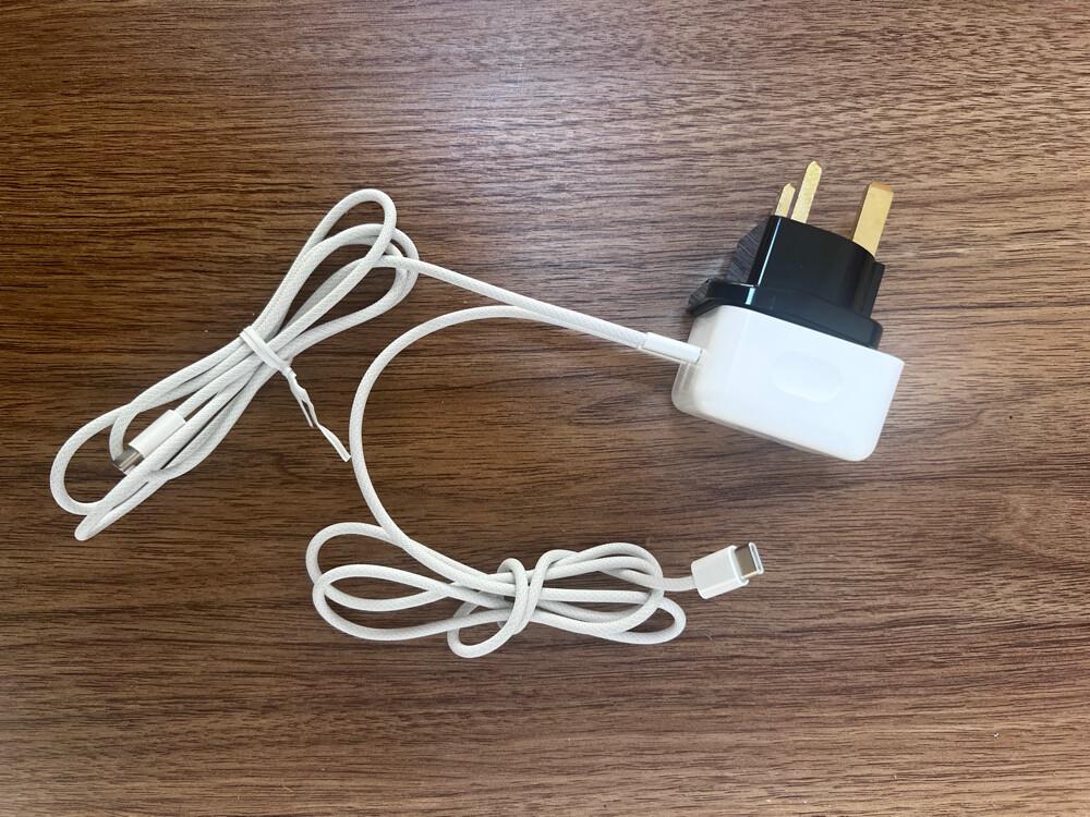 Dual Apple USB-C 35w cables include - 4