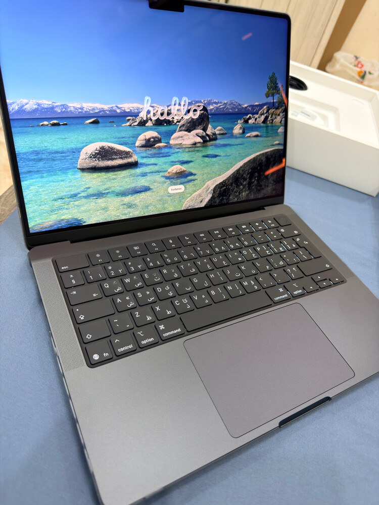 MacBook Pro 14 M5 24GB 2GB Black - 5