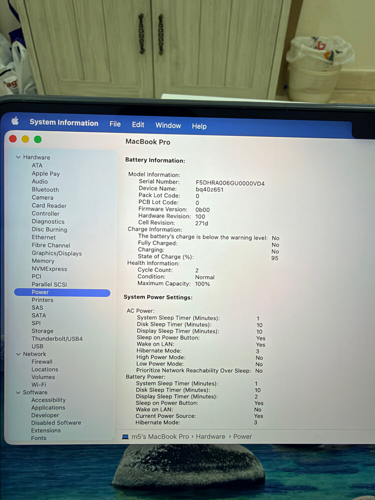 MacBook Pro 14 M5 24GB 2GB Black - 7