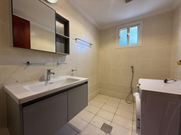 4 BR VILLA W/ BACKYARD ,POOL & GYM - 13