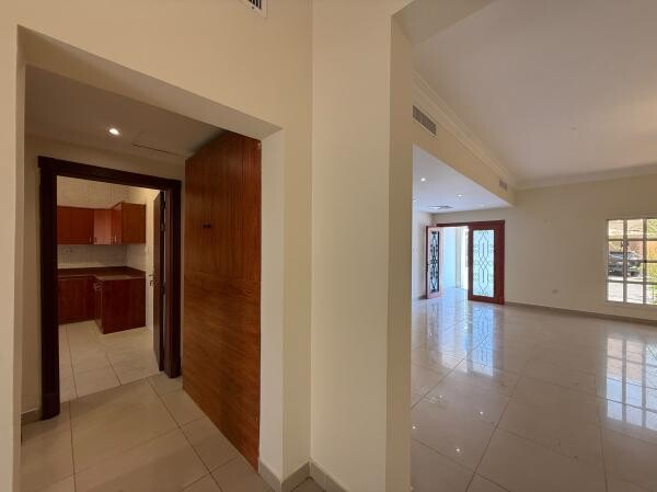 4 BR VILLA W/ BACKYARD ,POOL & GYM - 7