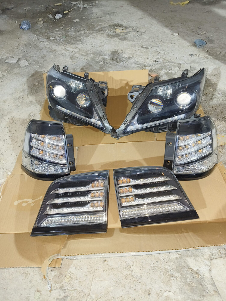 Lexus Lx 570 2015 lights  - 1
