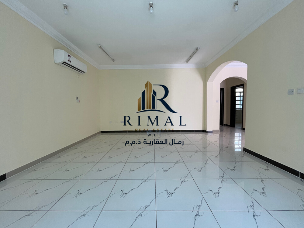 للايجار فيلا داخل مجمع عين خالد - 4