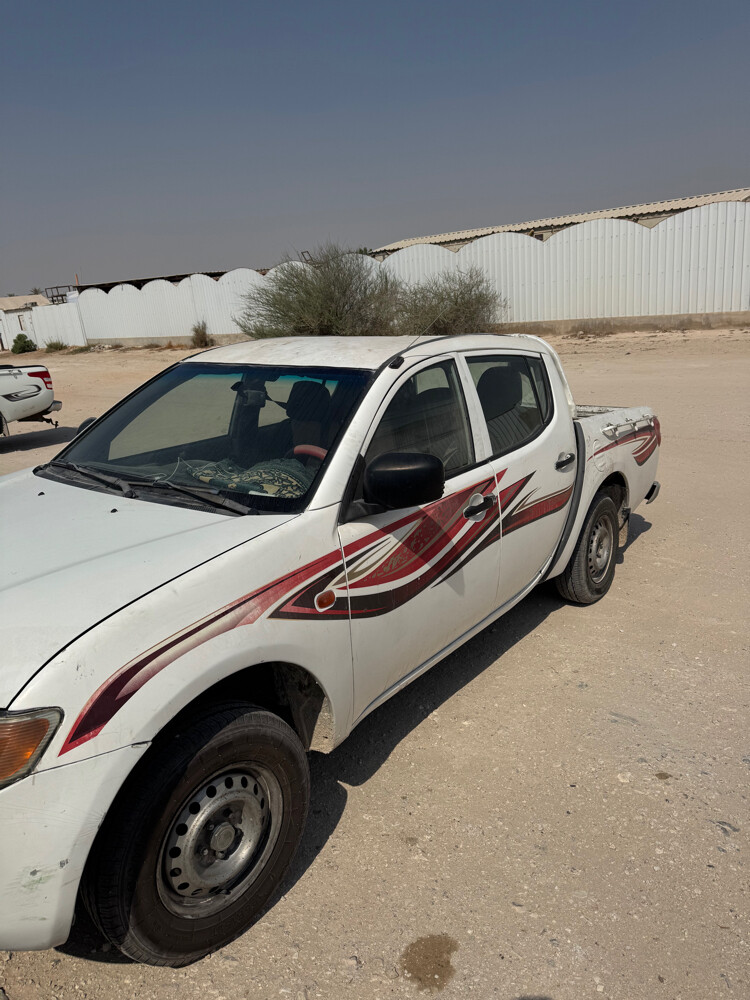 Mitsubishi L200 pickup for sale. Co - 4