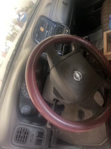 Nissan pickup - 5