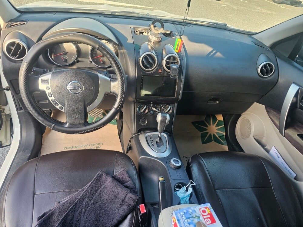 Nissan Qashai, lady owner, good condition.  Selling to upgrade - 5