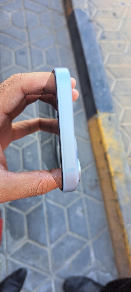 iphone 15  White colour - 6